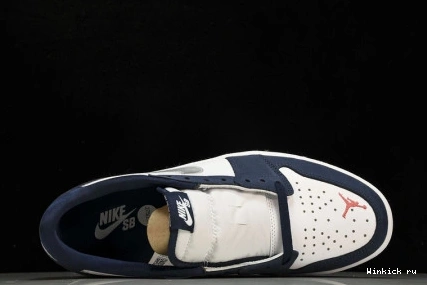 1 Midnight Jordan Navy Low SB 1009